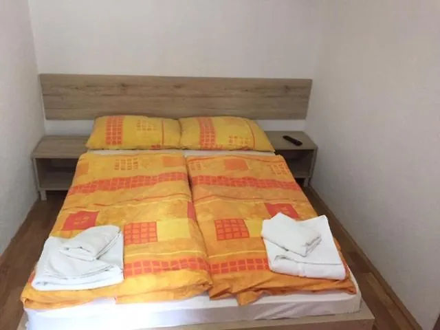 Youth Nika Vandrarhem *